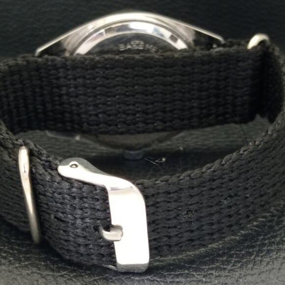 Vintage 1973 Camy Manual Mens Silver Watch W/Nato Strap & Gold accents - Picture 2 of 9